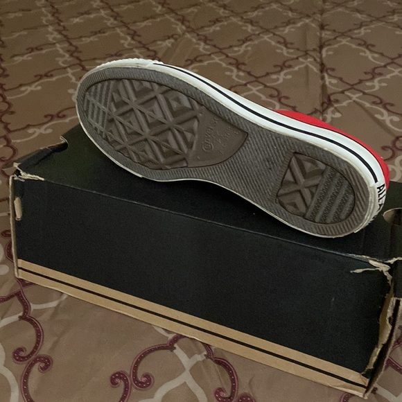Converse - Picture 3 of 4